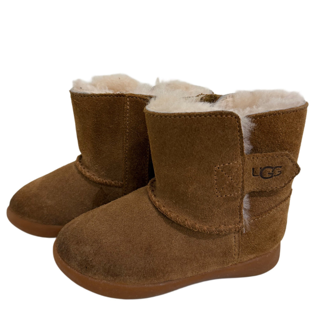 Cozy Uggs in size 6 for women in brown