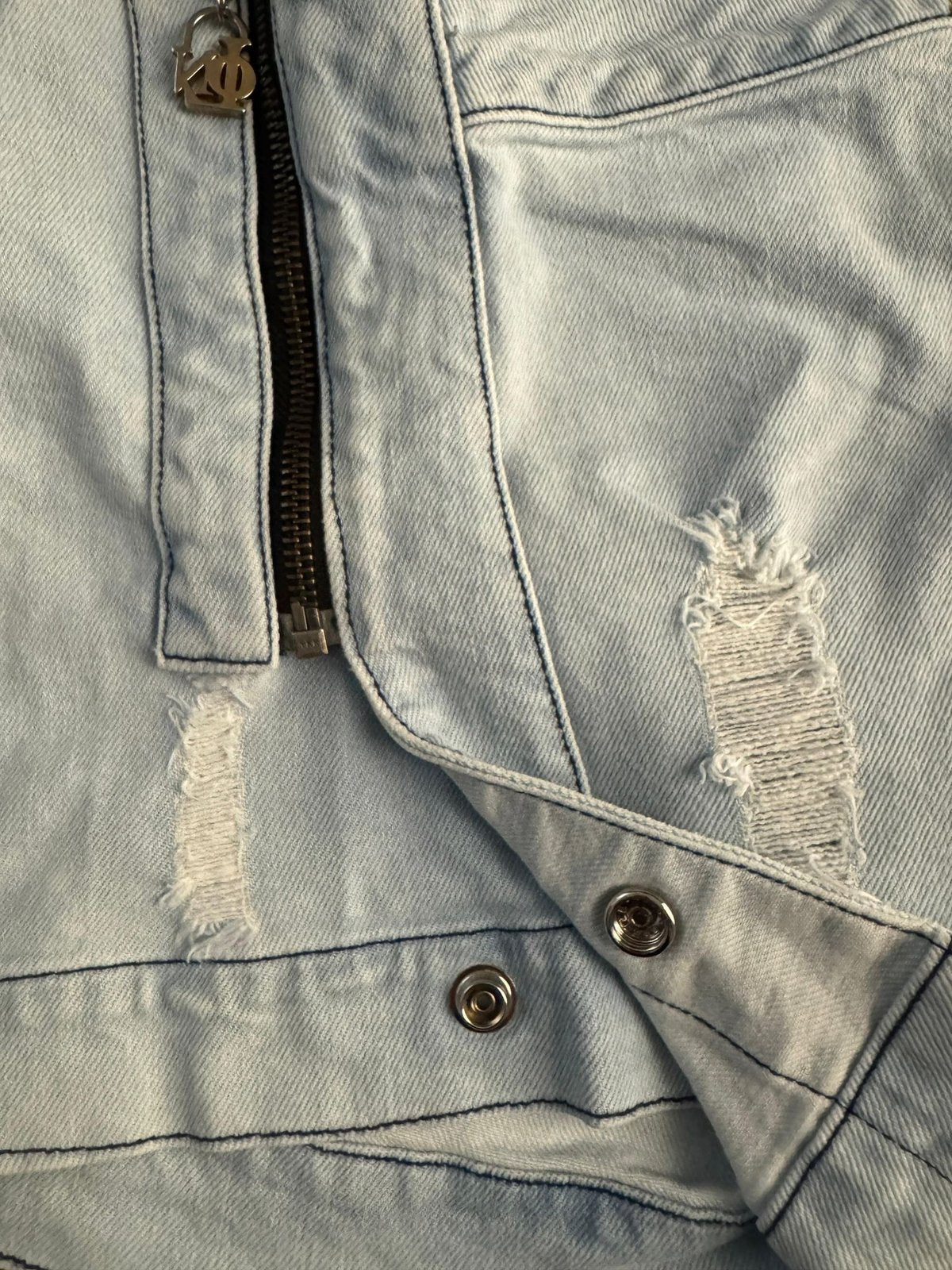 On Line Jeans Light Wash Distressed Denim Mini Skirt