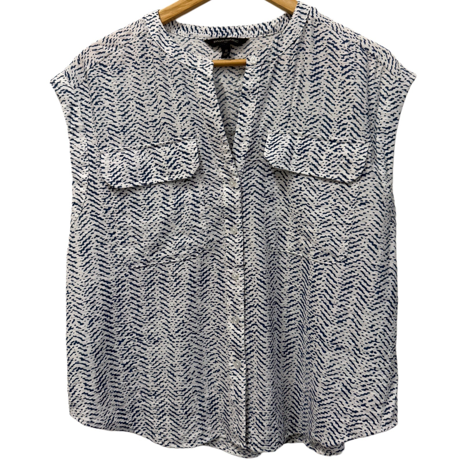 Banana republic black and white print woman's short sleeve button down