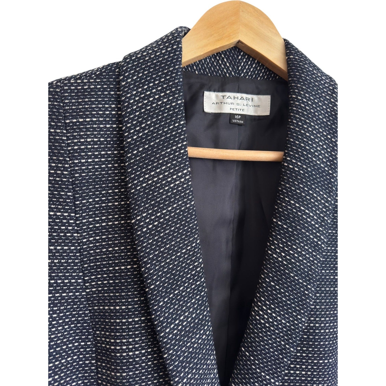Tahari Arthur S. Levine Navy Tweed Petite Blazer