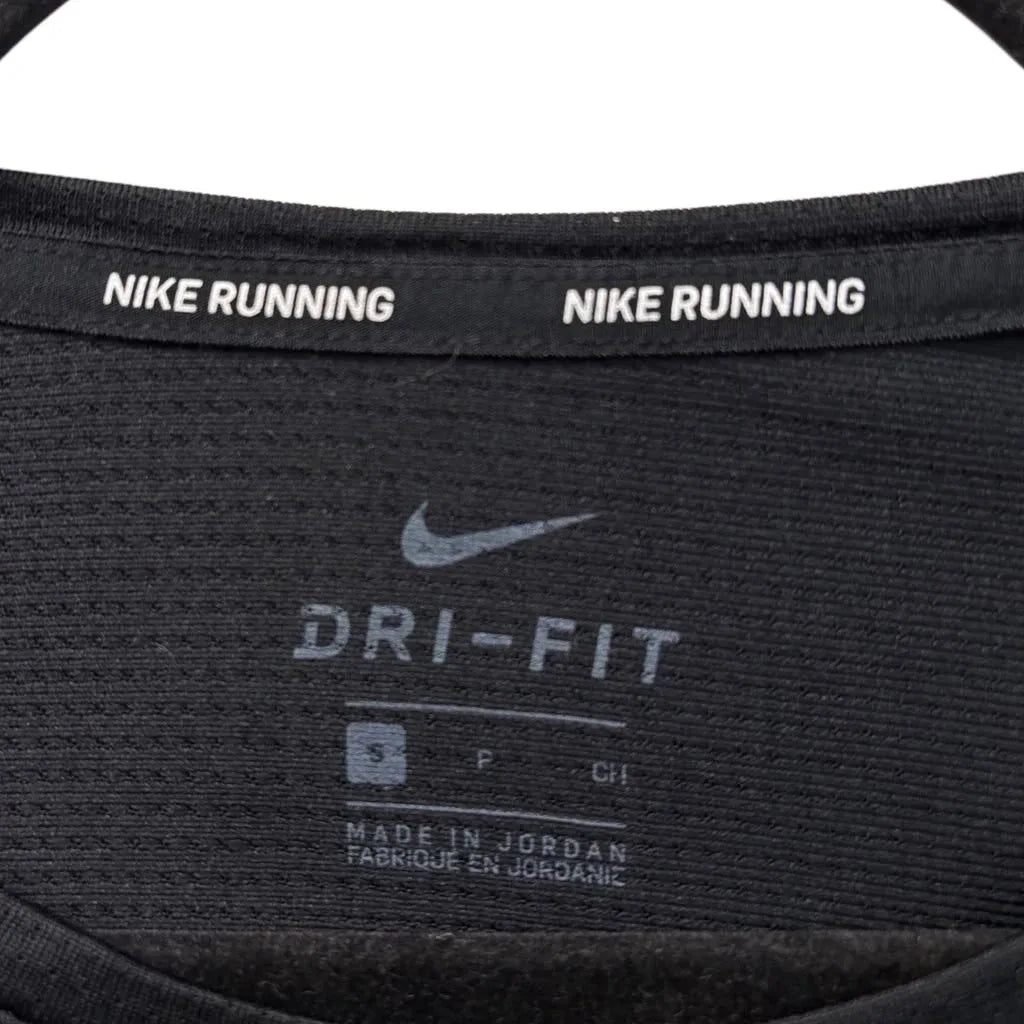 Nike Running Dri-FIT Short Sleeve T-Shirt Black - label