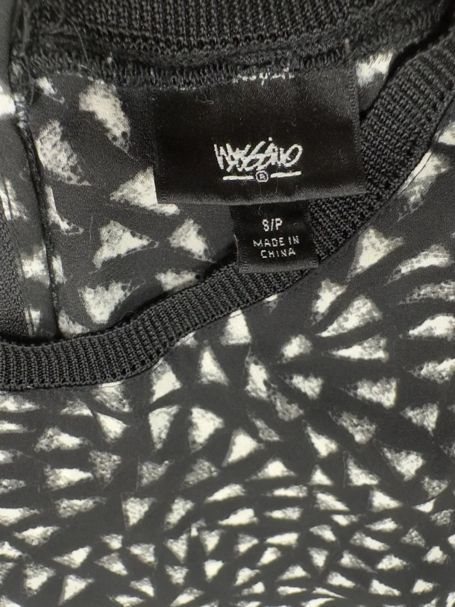 Geometric Print Sleeveless Blouse Gold Zipper Black White