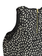 Geometric Print Sleeveless Blouse Gold Zipper Black White - detail