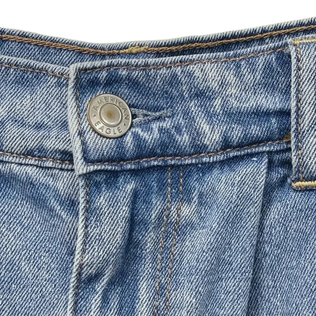American Eagle Pleated Denim Mom Shorts Light Blue - detail