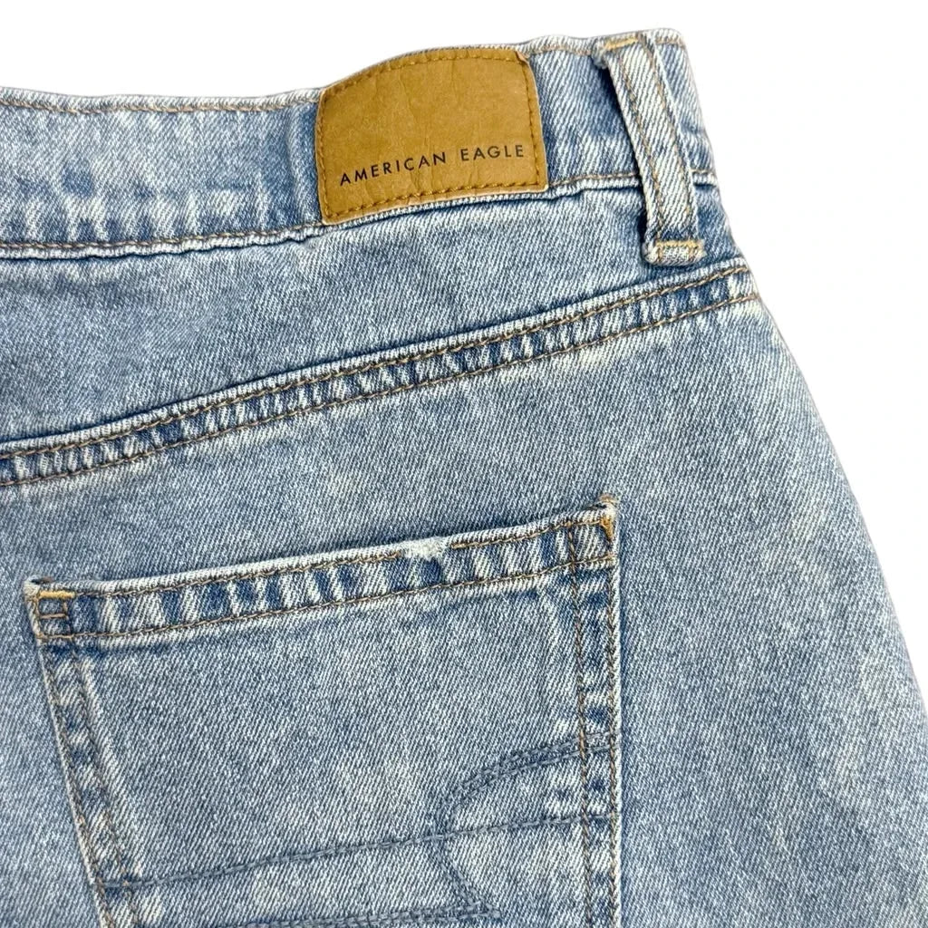 American Eagle Pleated Denim Mom Shorts Light Blue - detail