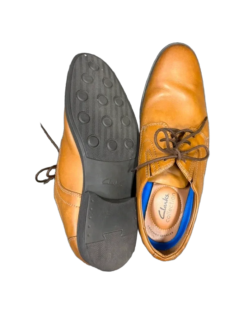 Clarks Tan Leather Plain Toe Derby Oxford - detail
