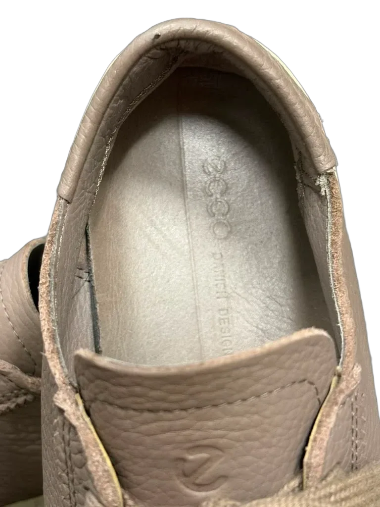 ECCO Taupe Pebbled Leather Low-Top Sneaker - label