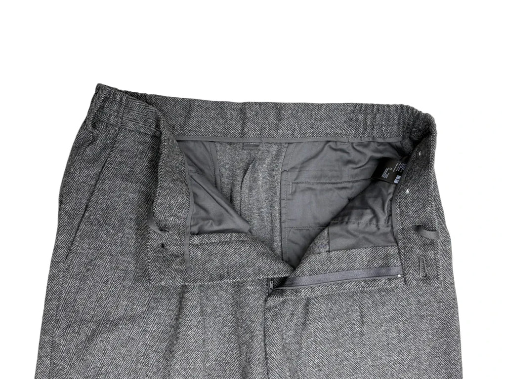 Uniqlo Herringbone Tweed Pleated Trousers Grey - detail