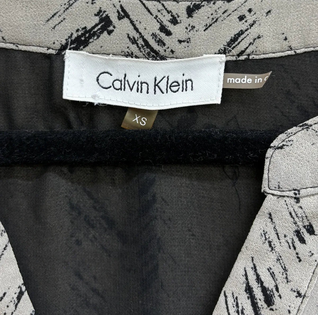 Calvin Klein Chevron Print Blouse Black - label