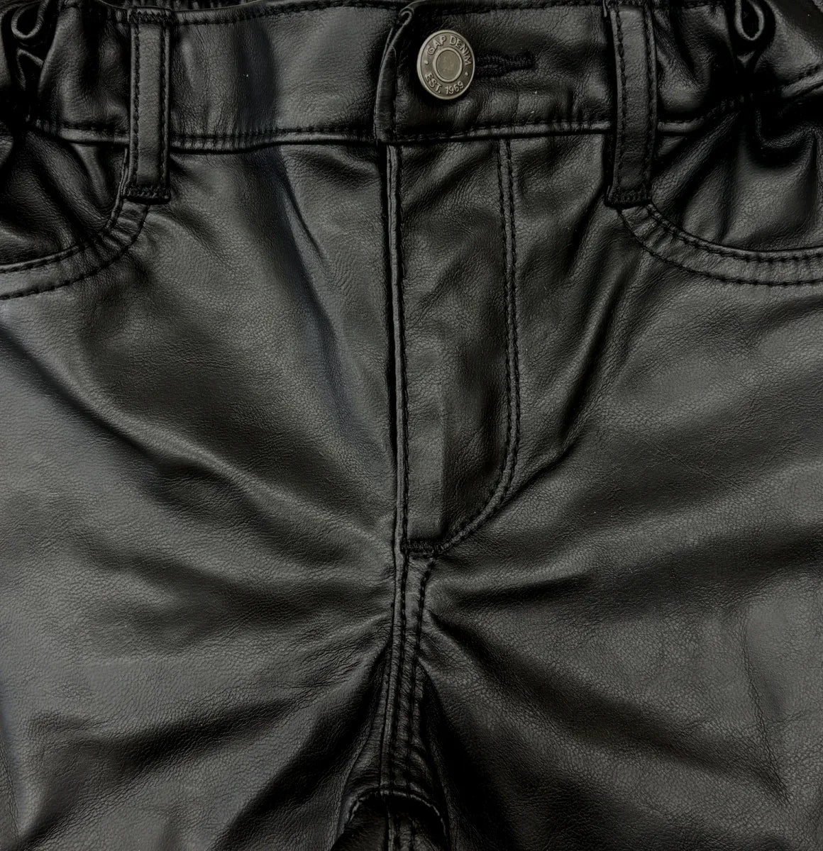 Gap 70s Flare Faux Leather Pants Black - detail
