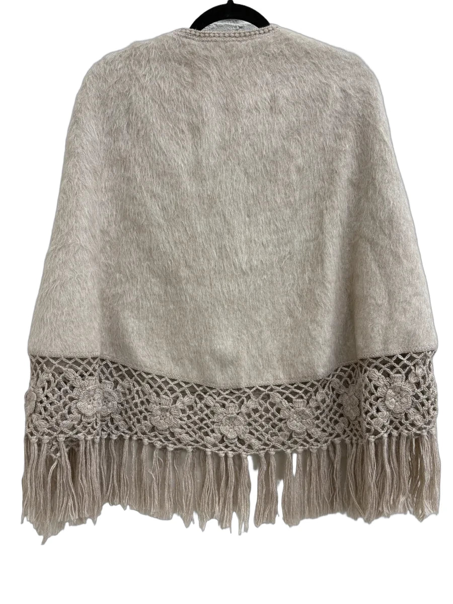 Alpaca Camargo Alpaca Blend Fuzzy Cape Crochet Trim - back
