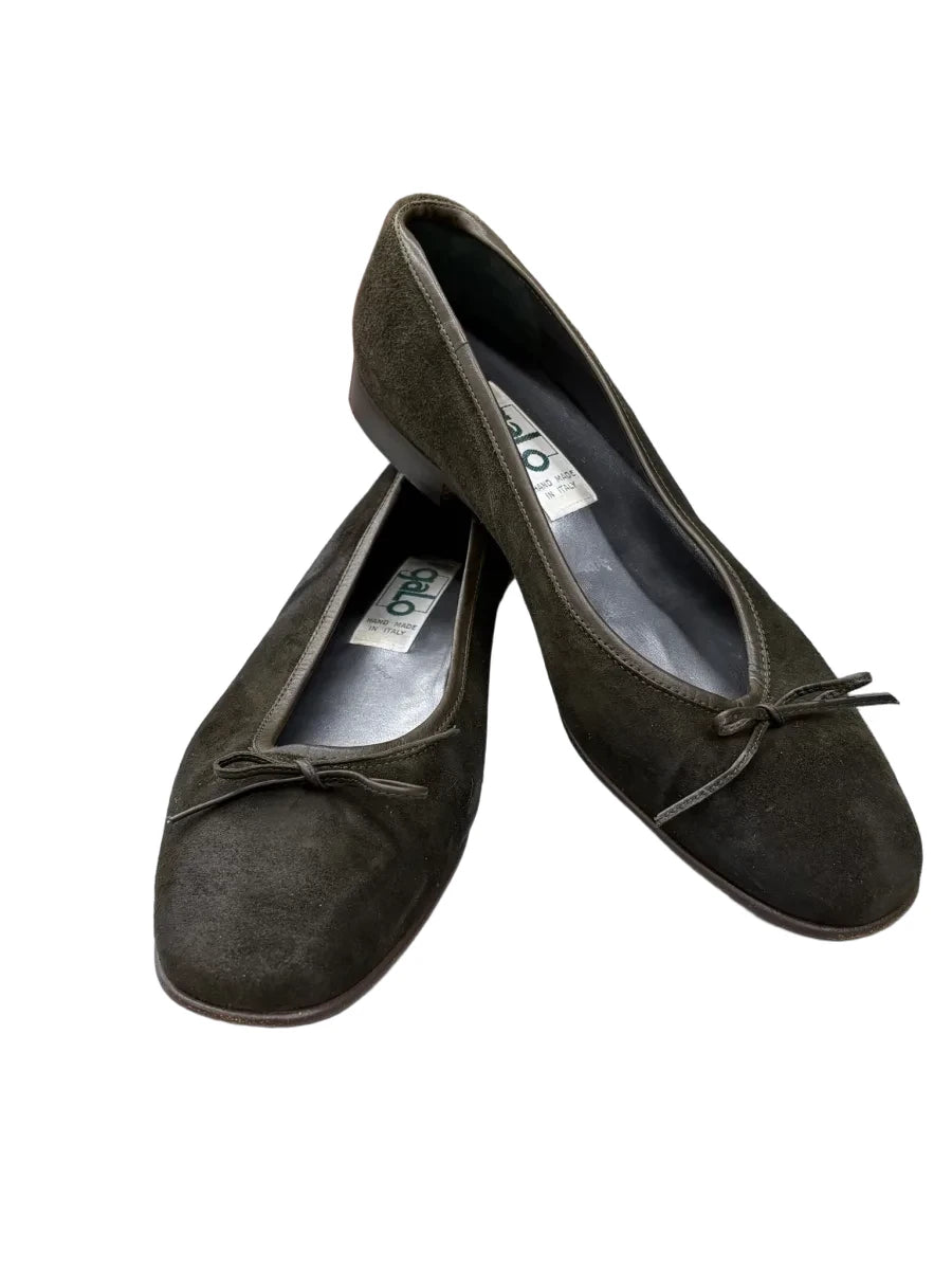 gaLo Suede Ballet Flat Dark Olive Green - front
