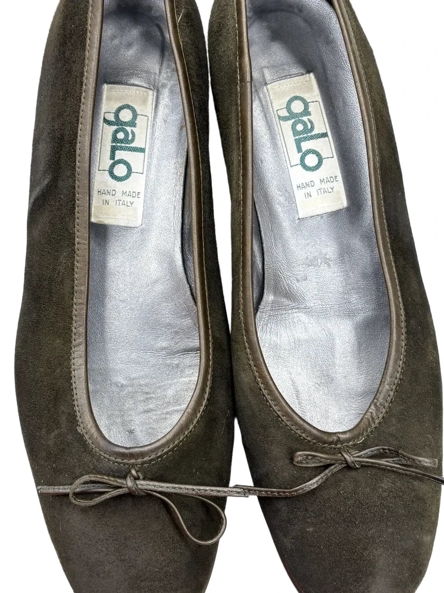 gaLo Suede Ballet Flat Dark Olive Green - tag