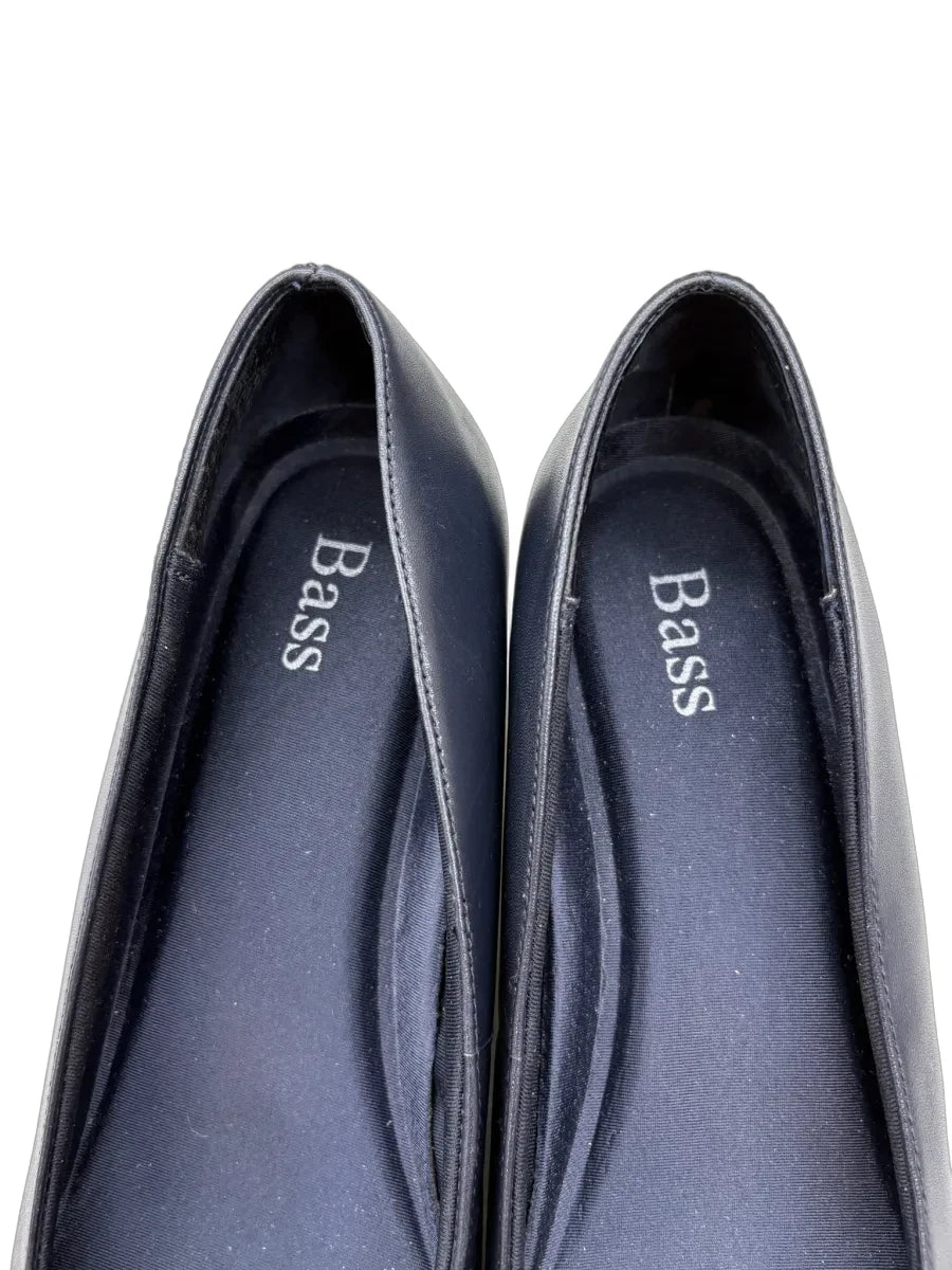Bass Tristie Navy Leather Kitten Heel Pumps - detail