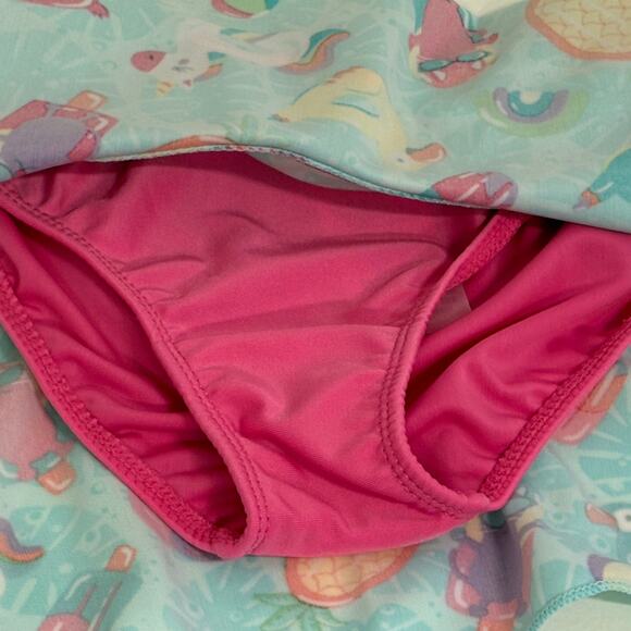 UV Skinz 2 piece child swim suite in size 2T