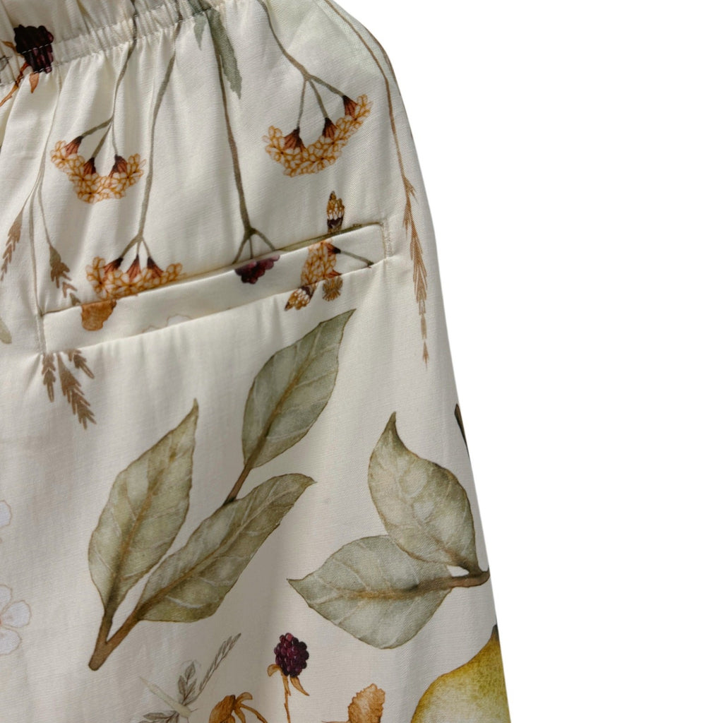 H&M woman's white floral pedal pusher pants in size XS