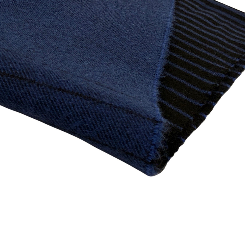 Allen Edmonds Men’s scarf 100% wool in stripe black and navy