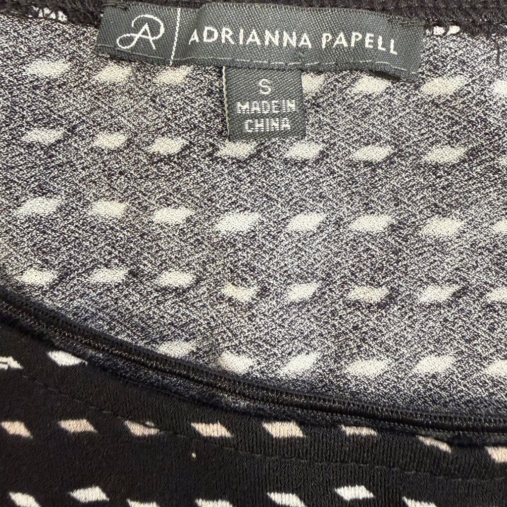 Adrianna Papell woman's short sleeve top in black and white pattern size S