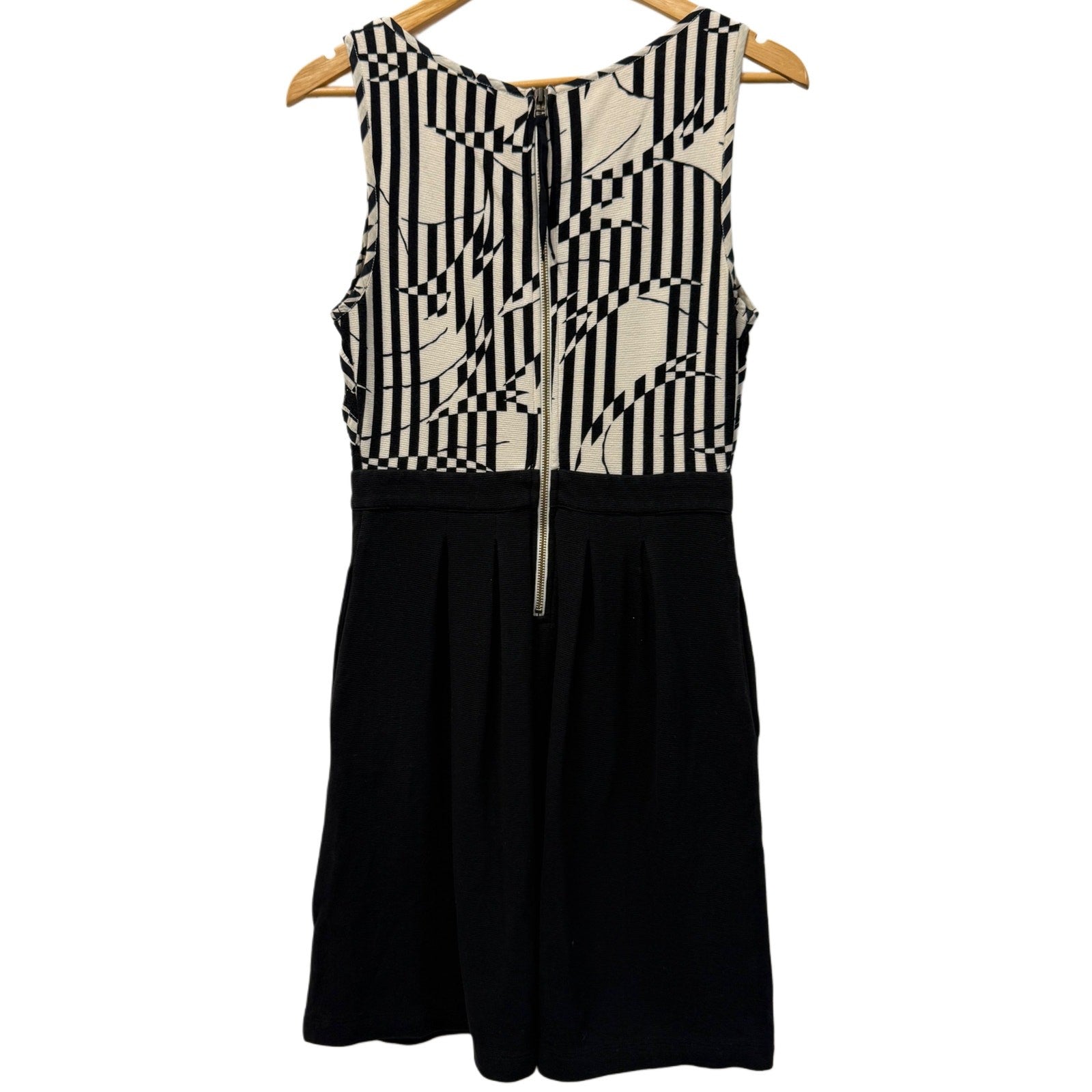 9-h15 STCL black short sleeve dress with black and white print on top