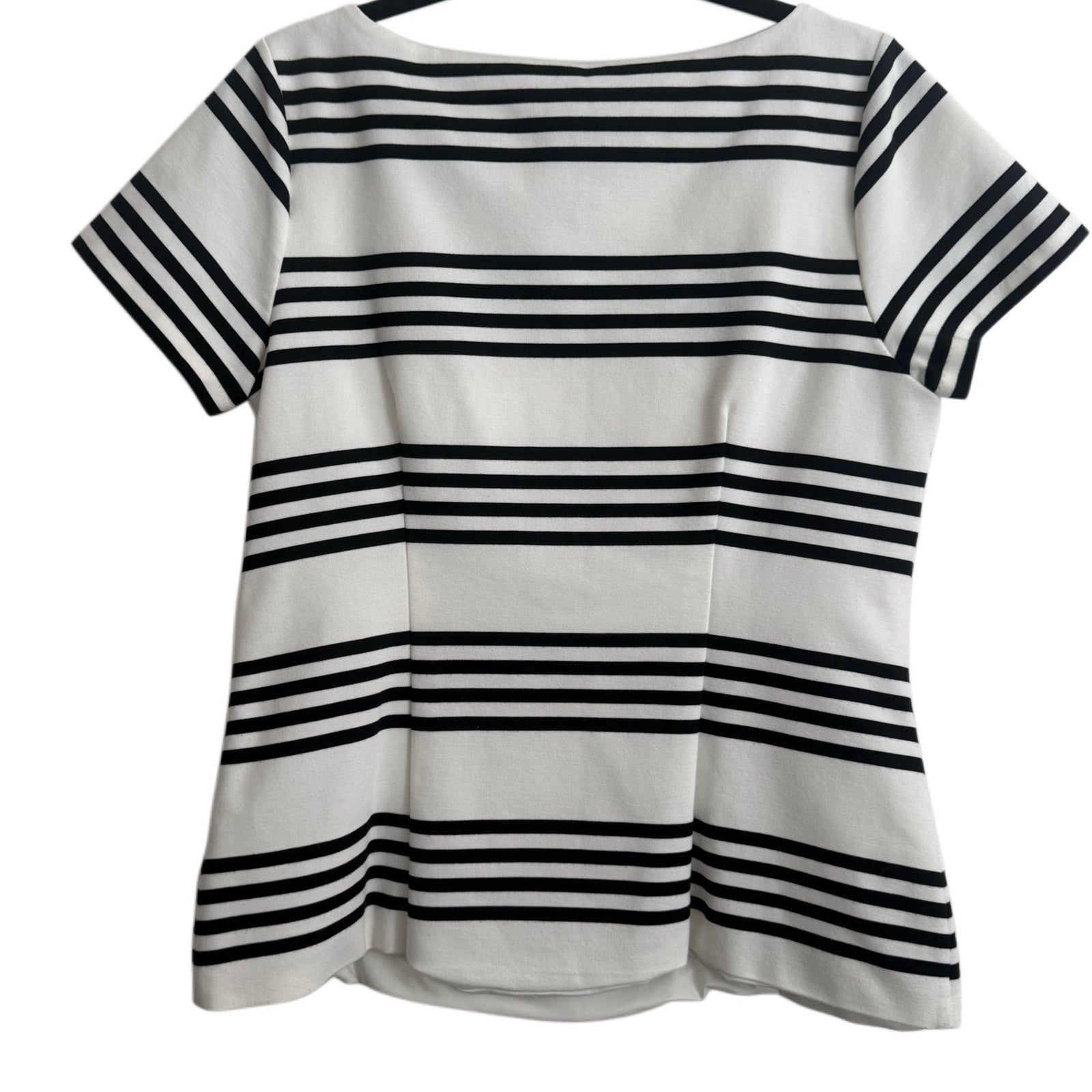 WHITE HOUSE BLACK MARKET BLACK & WHITE STRIPED TOP SIZE 14