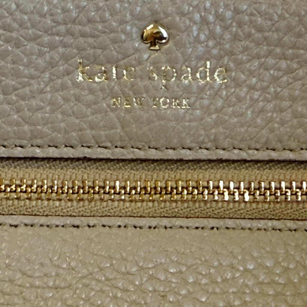 Kate Spade New York Pebbled Leather Wristlet Clutch Taupe Beige Zip Pouch