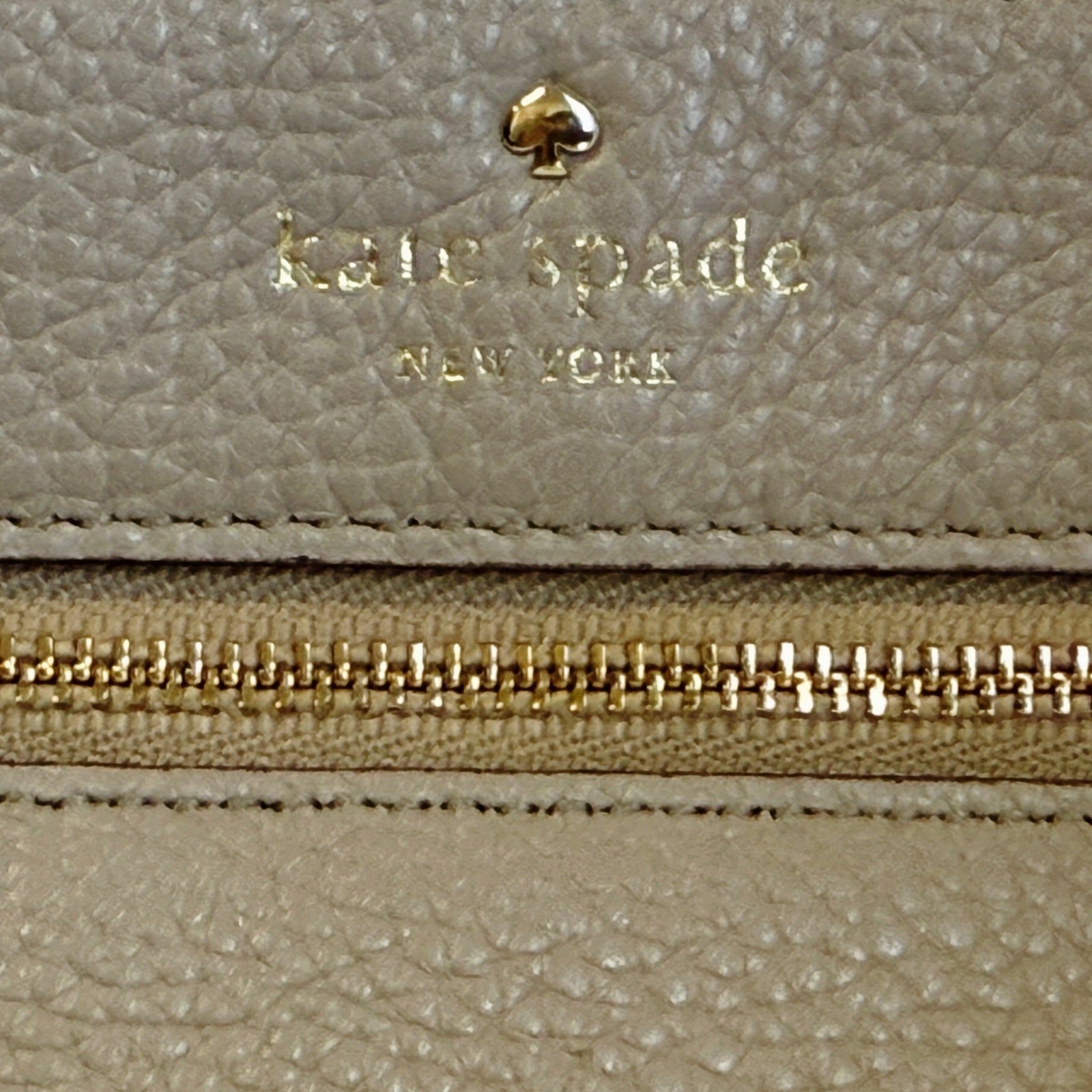 Kate Spade New York Pebbled Leather Wristlet Clutch Taupe Beige Zip Pouch