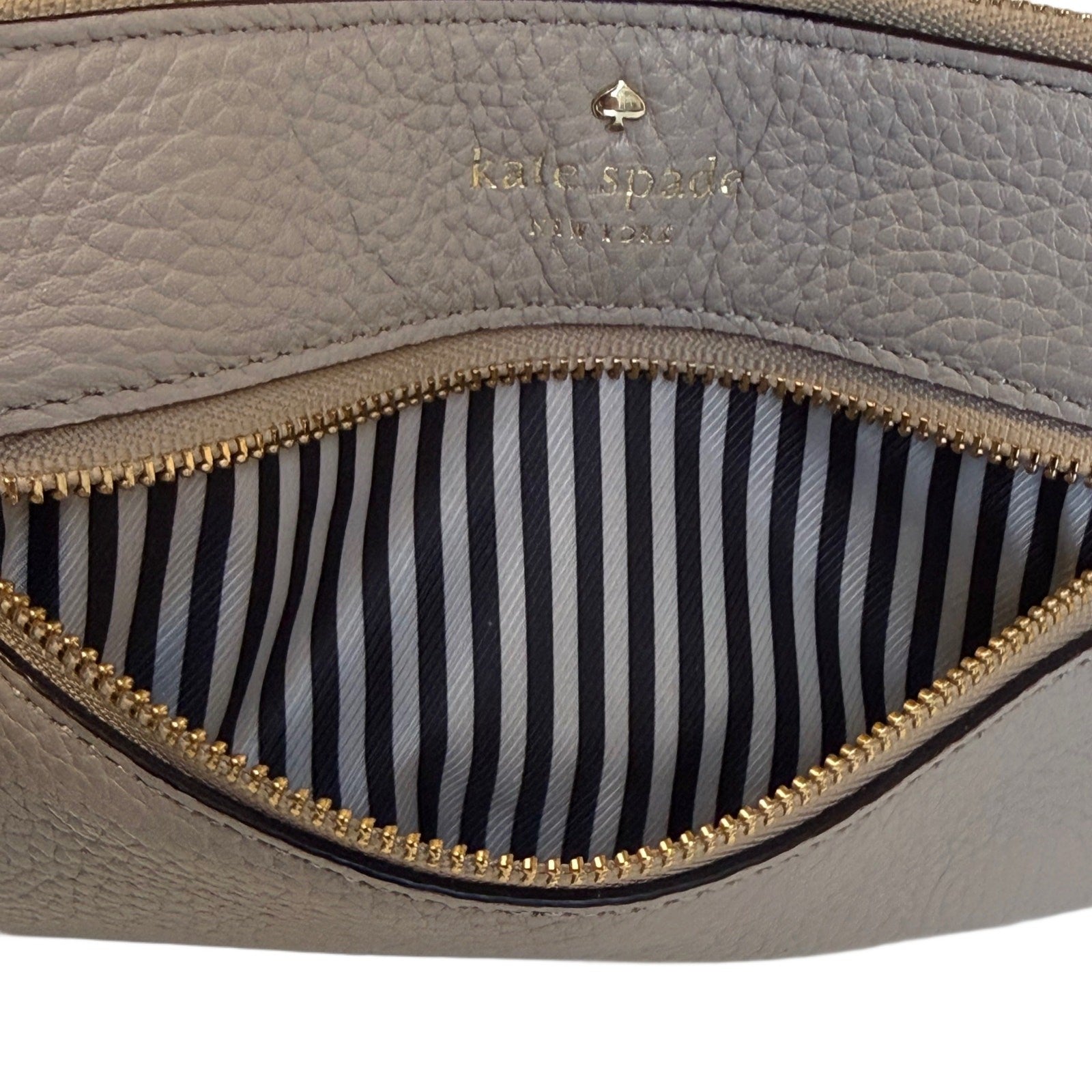 Kate Spade New York Pebbled Leather Wristlet Clutch Taupe Beige Zip Pouch