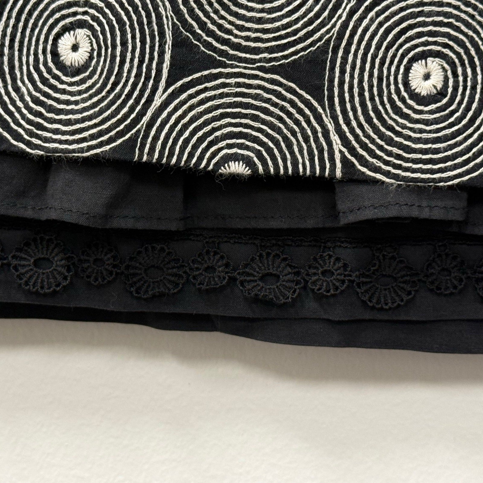 Floreat mini skirt in black and white circle pattern size 4