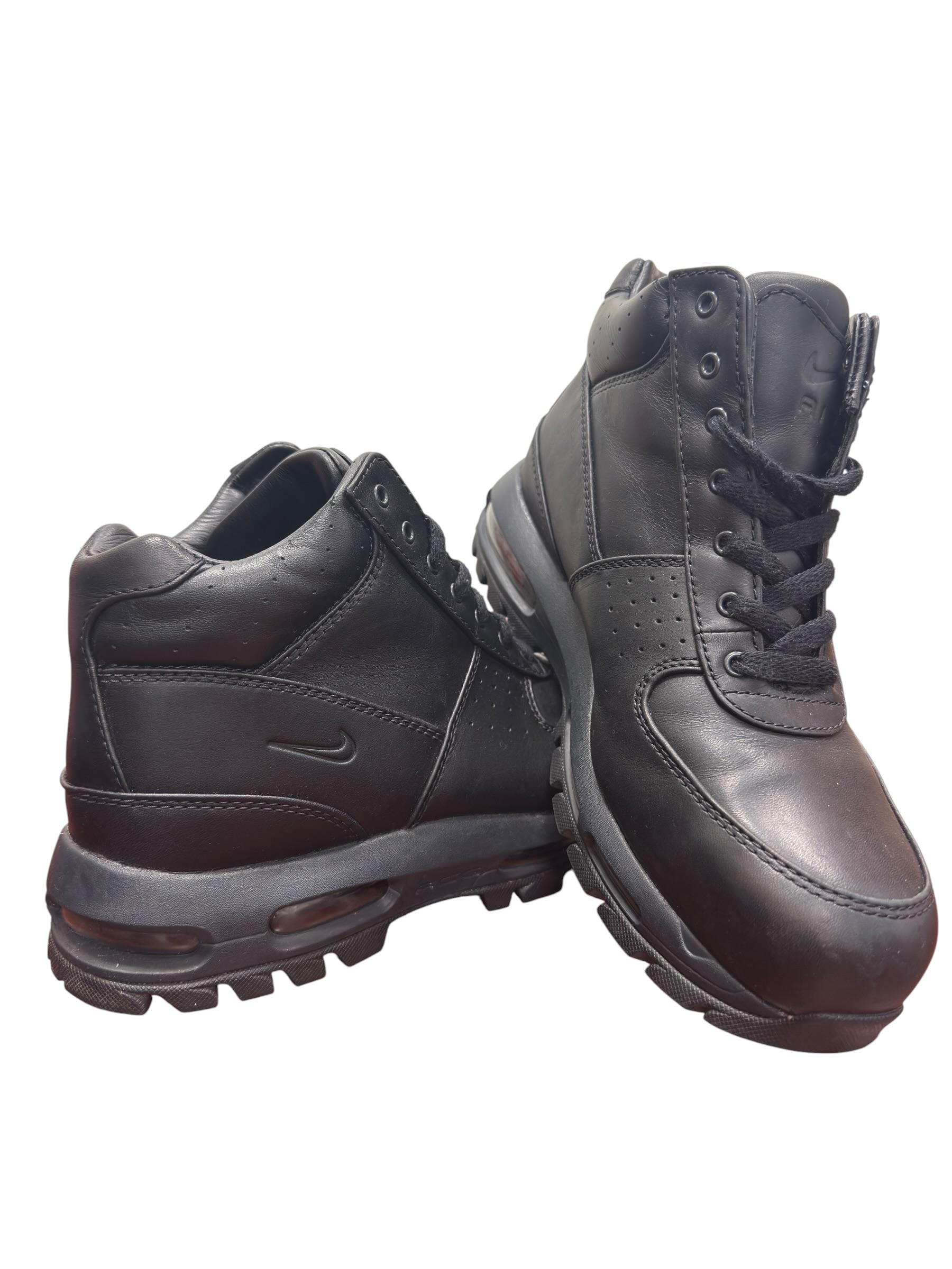 Nike Sneakers Size 8 US