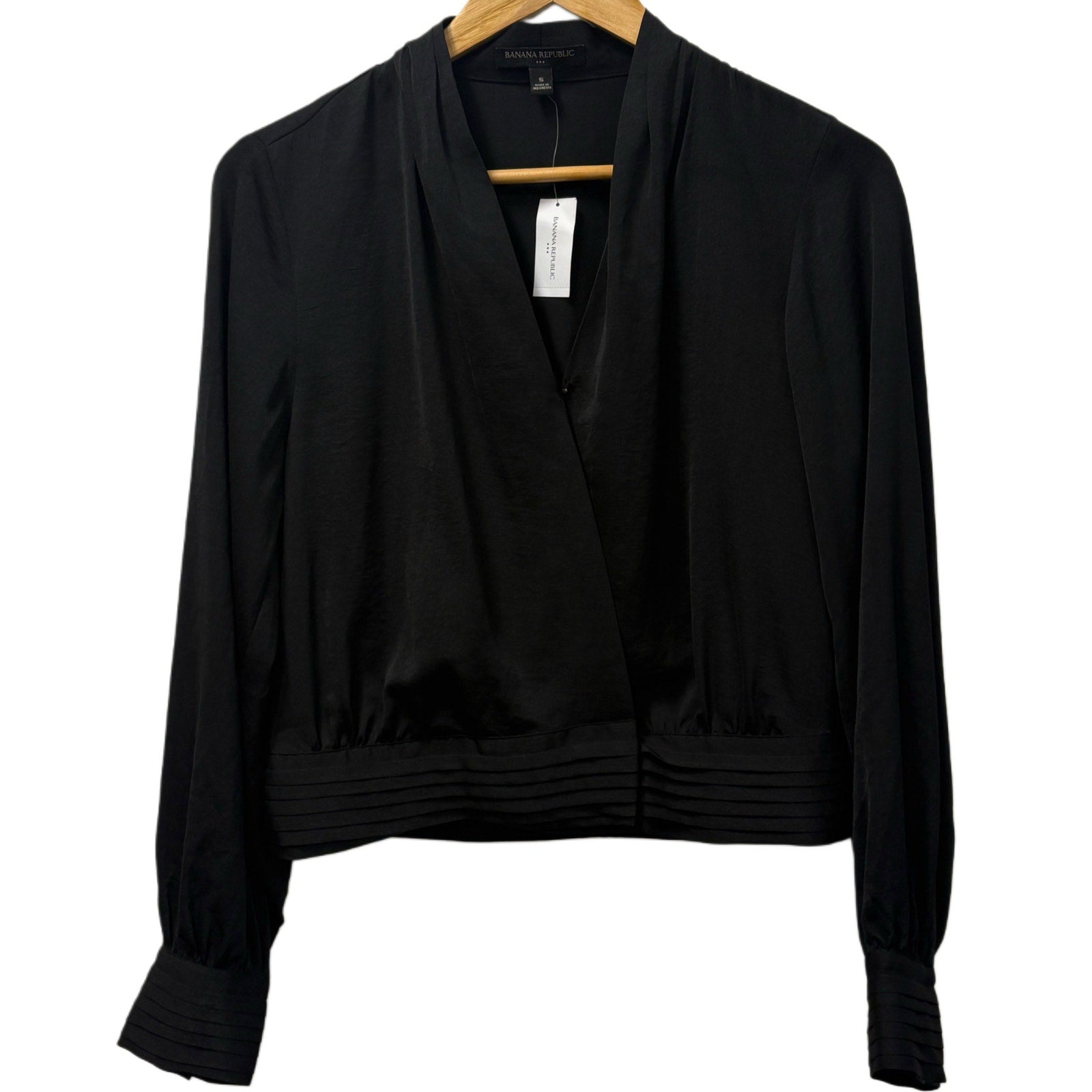 Banana Republic woman's black blouse in size S NEW!