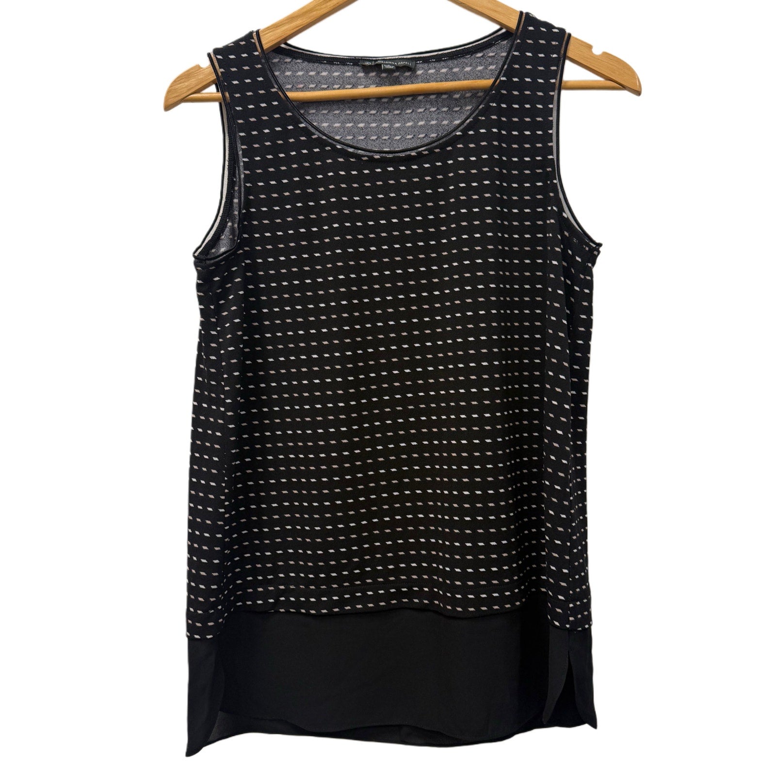 Adrianna Papell woman's short sleeve top in black and white pattern size S