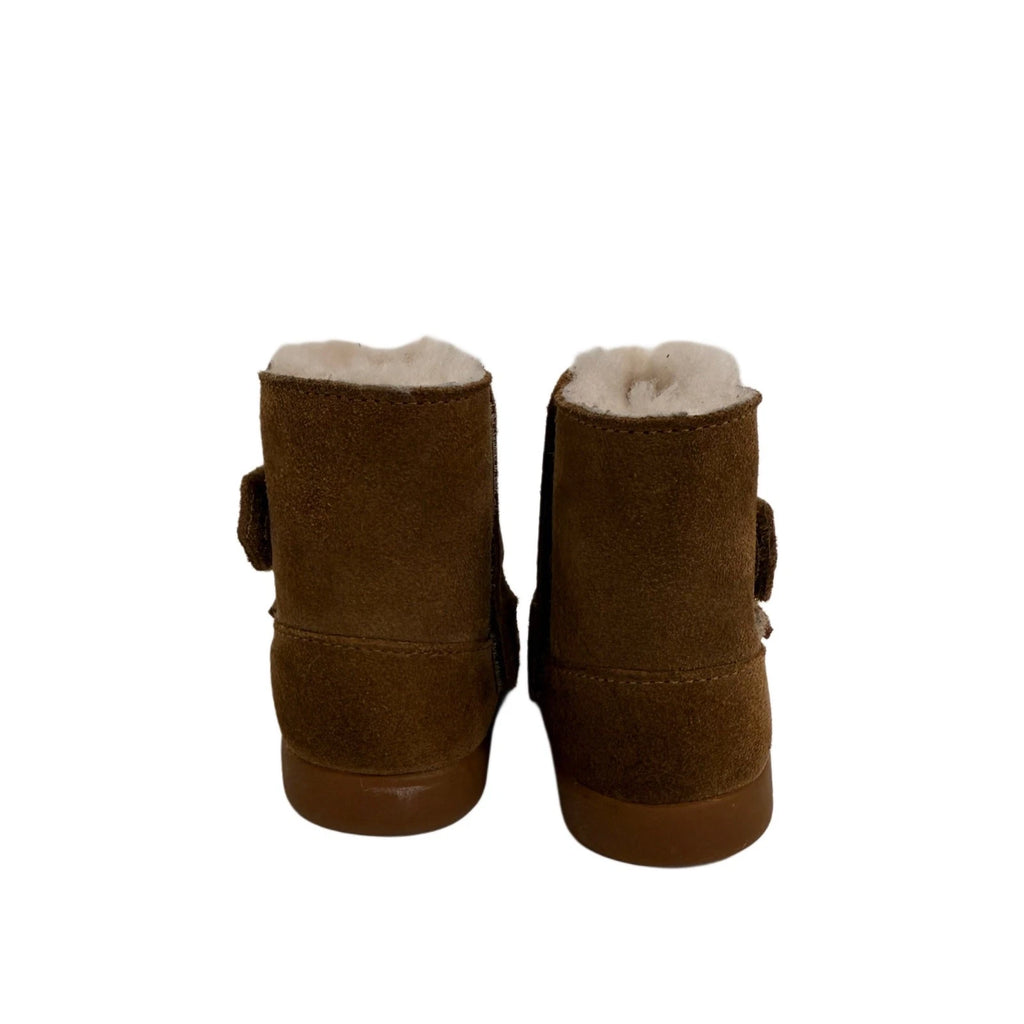 Cozy Uggs in size 6 for women in brown