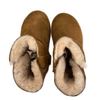 Cozy Uggs in size 6 for women in brown