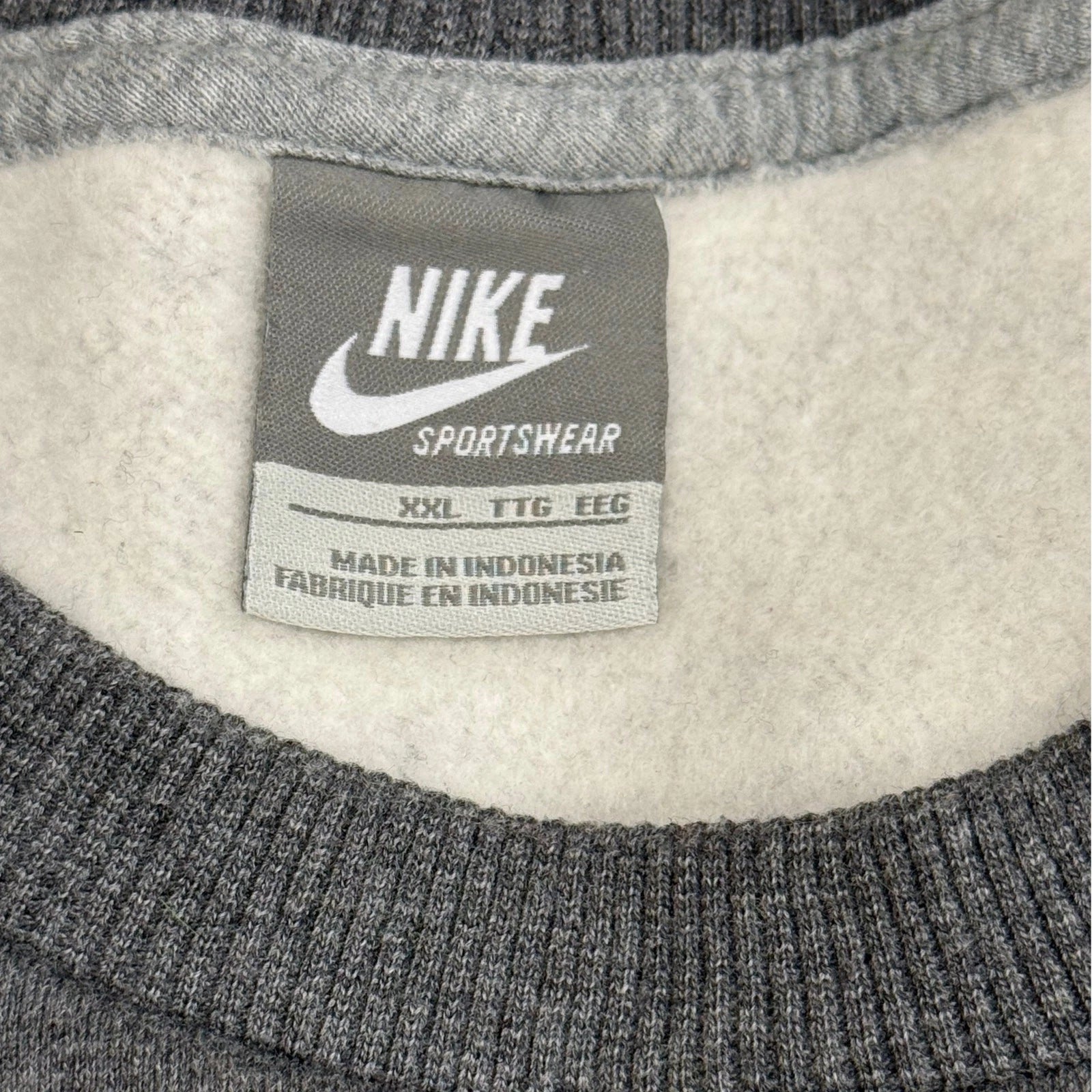 Nike sports ware in grey for men in size XXL