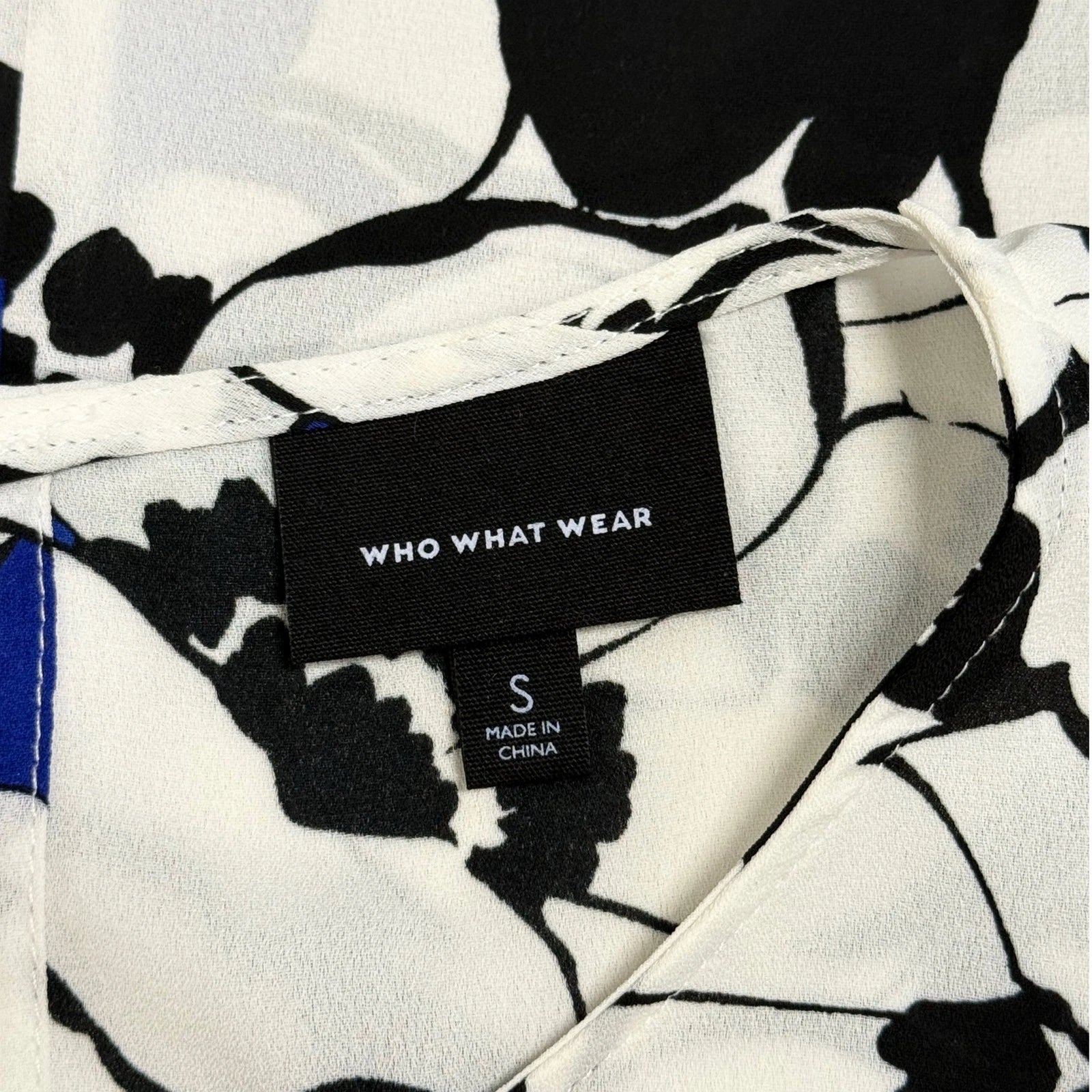Who What Wear Floral Sleeveless Blouse Size S Black White Blue High-Low Hem Top