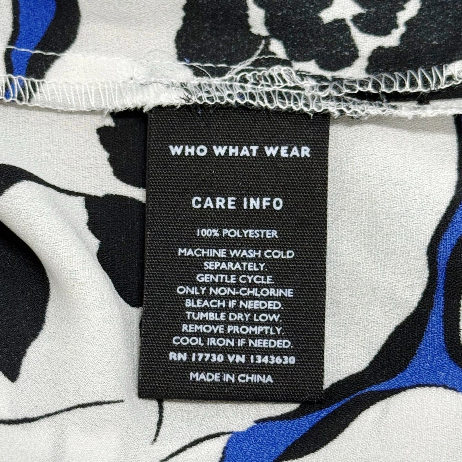 Who What Wear Floral Sleeveless Blouse Size S Black White Blue High-Low Hem Top